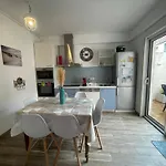 Au Des Frangines بيت للعطل *