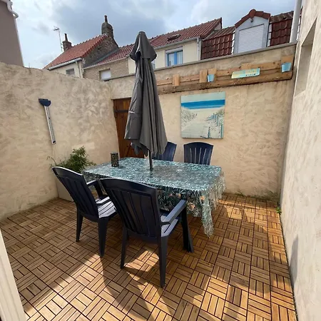 Au Des Frangines Hébergement de vacances *